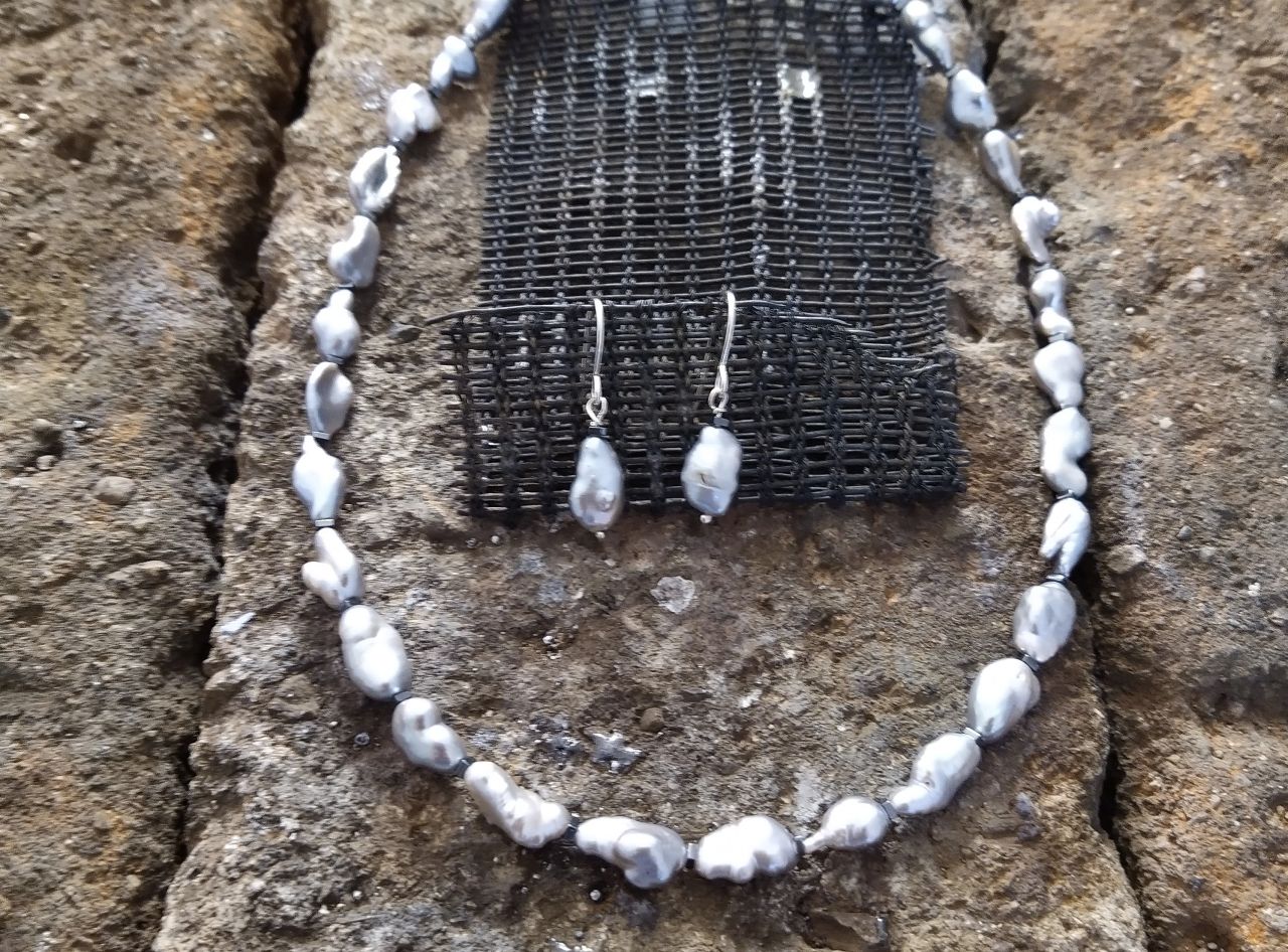 Kette mit Keshi-Perlen