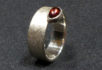 Ring 925er Silber mit Granatstein Handarbeit